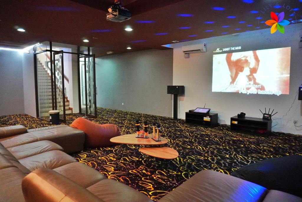 40P, Subang Villa with Pool/BBQ/Karaoke/Meeting photo 1