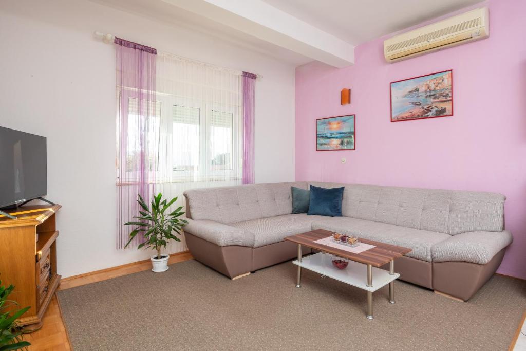 Seaside Holiday Home Jelica photo 2