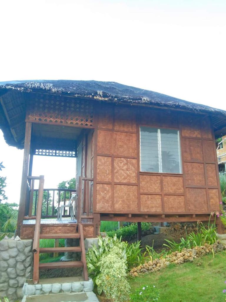 Loony Cafe & Guesthouse photo 1