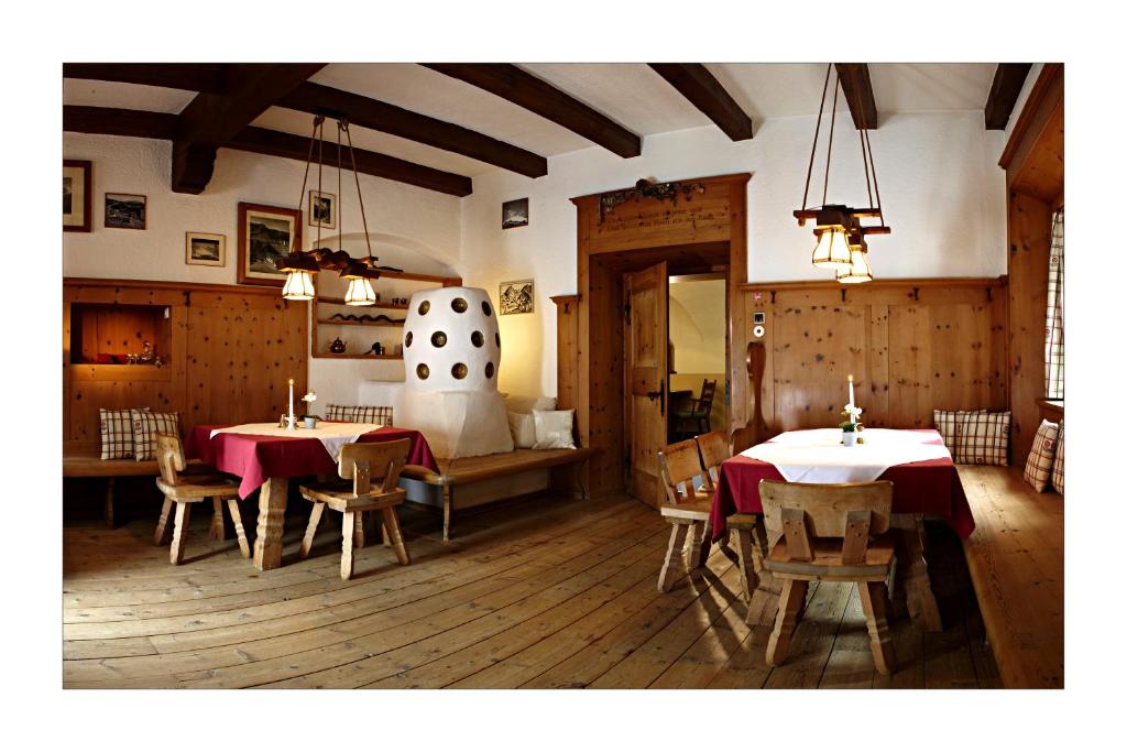 Alpenhotel photo 2
