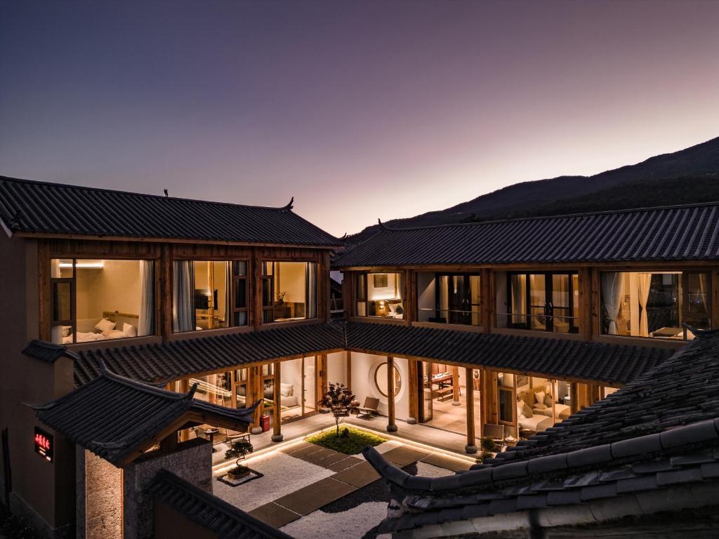 Humble abode of happiness - Mountain View Wabi-sabi Lodge