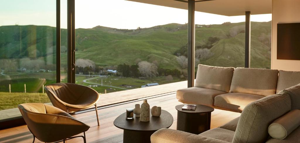 ONYX HOUSE - Wainui Beach photo 4
