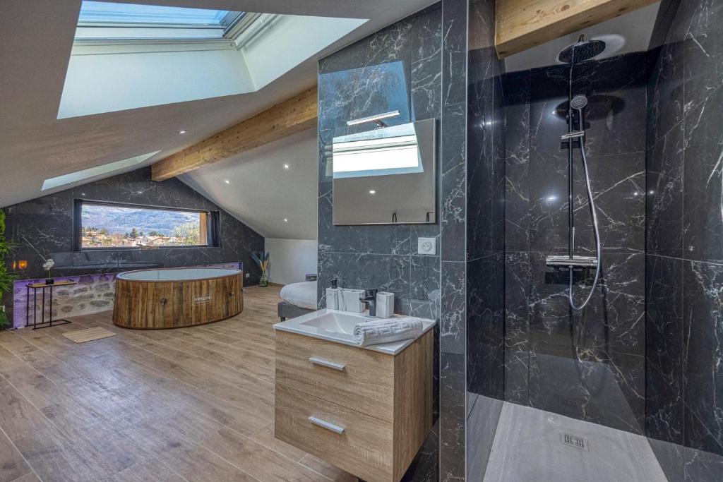 La Maison des Eymes - Jacuzzi / Coin Calme photo 4