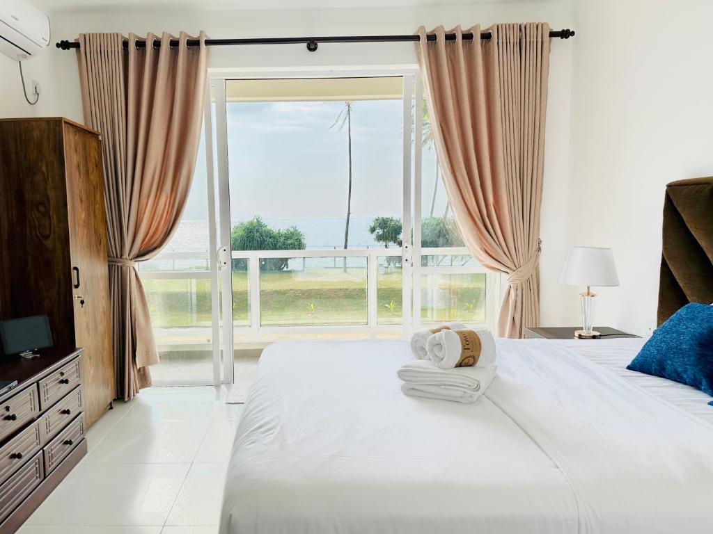 Joansa Luxury Beachfront Apartment photo 4