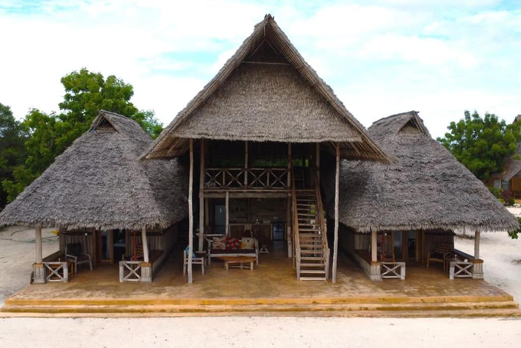 Sunset Getaway- Villa Makuti