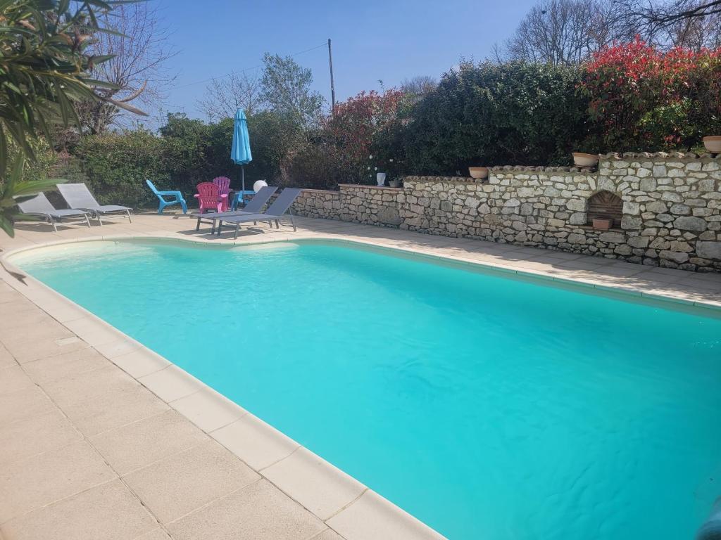 Les lauriers : piscine chauffée et climatisation
