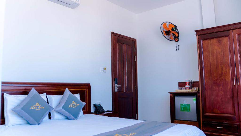 Lộc Sơn Hotel photo 1