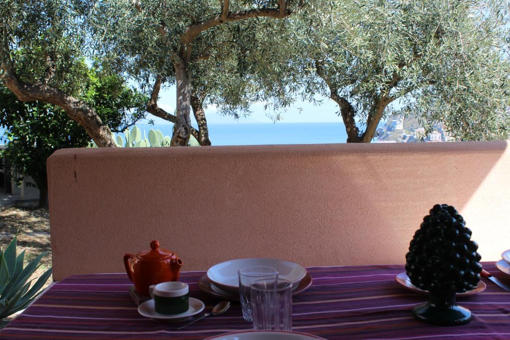 Casa Spisidda Panarea per 4 con vista sulle Eolie