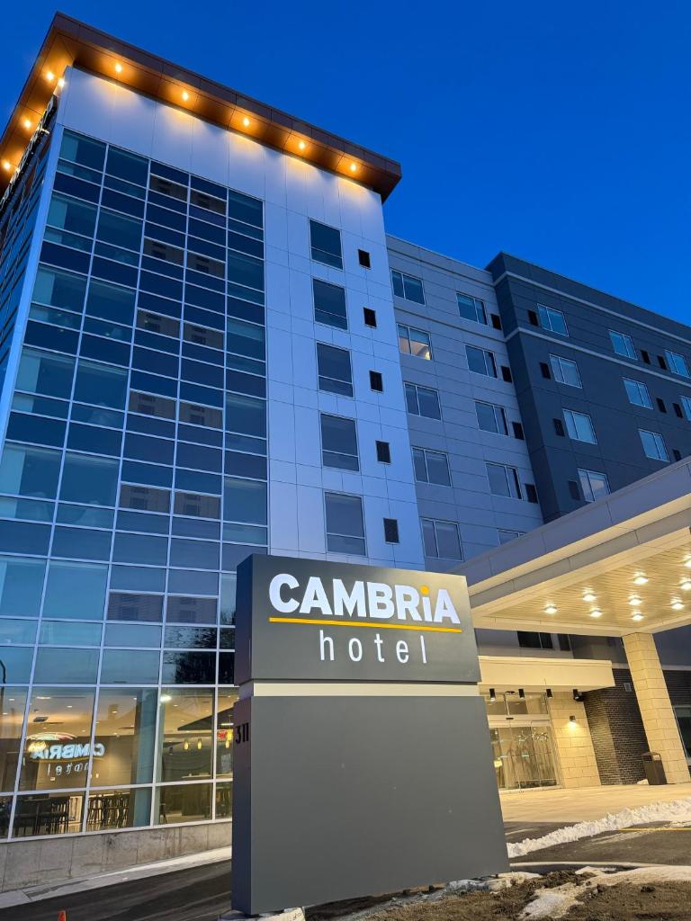 Cambria Hotel Niagara Falls