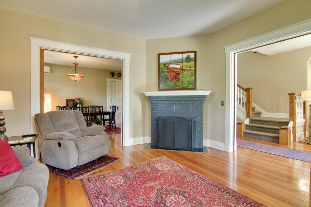 1915 Historic Cambridge Property with Fire Pit! photo 4