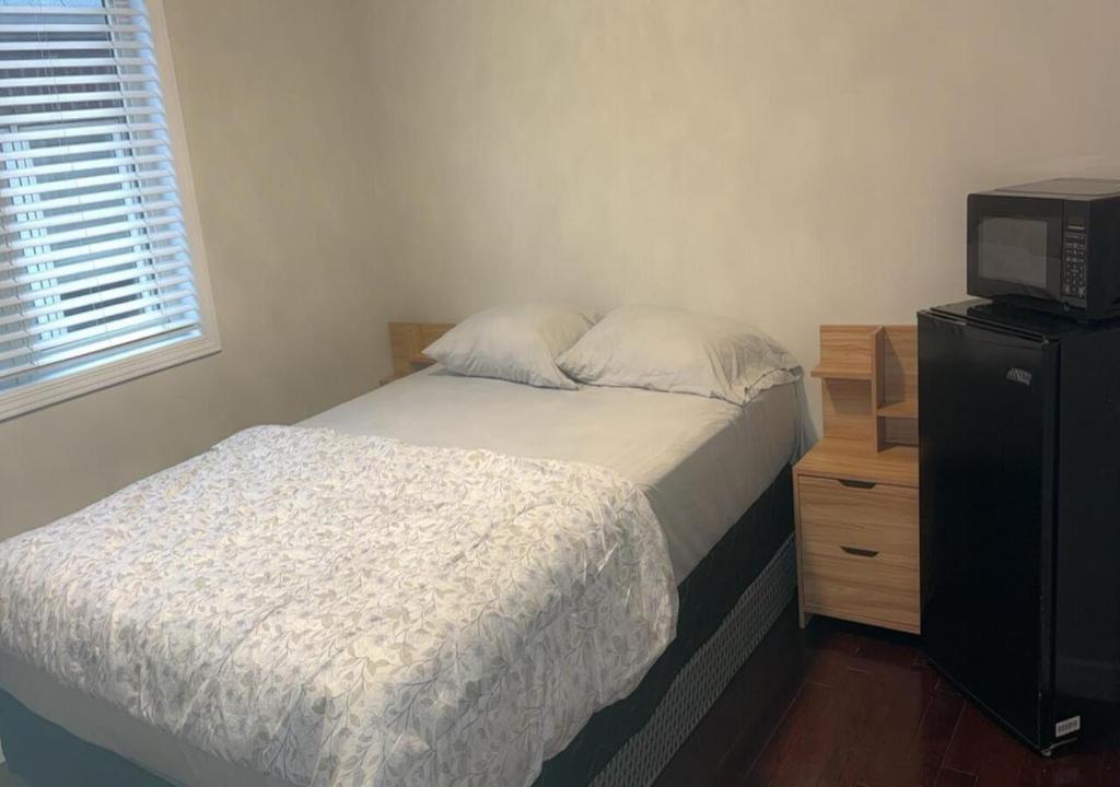 Beautiful private Room near Airport photo 3