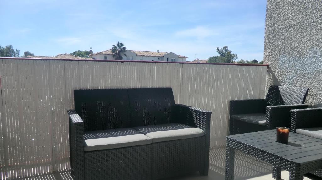 Très beau duplex avec climatisation et piscine photo 4