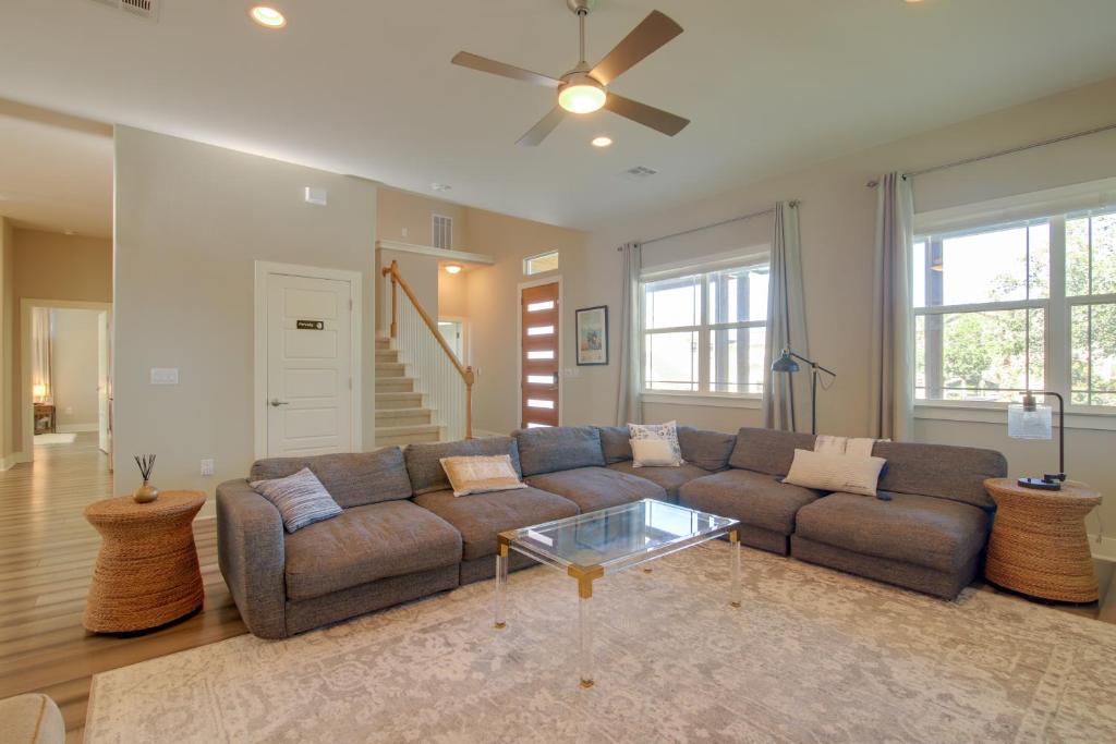 Modern Lago Vista Home with Pool and Lake Access! photo 4