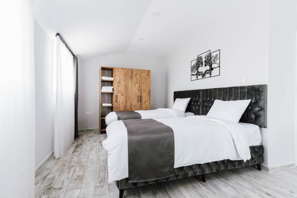 LUX APART ROOM for 4 guests