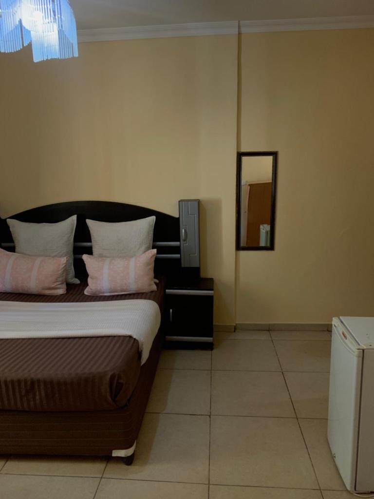 SUPERSTONE LODGE