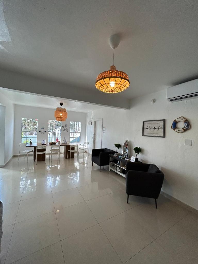 The Pelican Poshtel photo 3