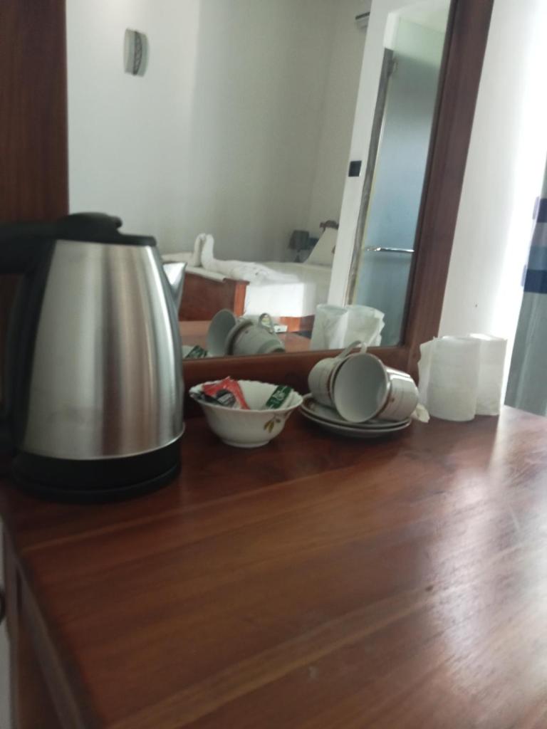 Negombo Royal Villa by Hotel Oviniru photo 1