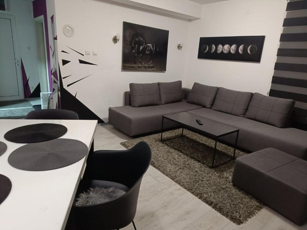 Apartment Triangle photo 1