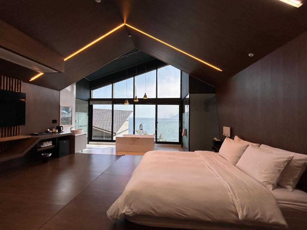 Gyeongnam goseong Hotel With7 photo 2