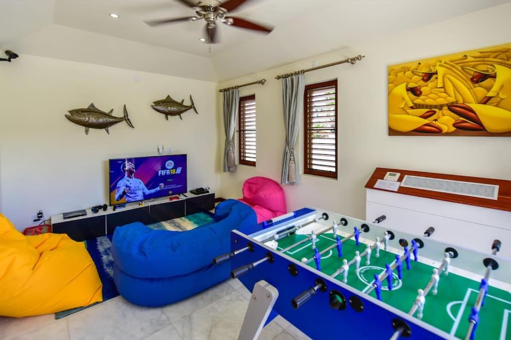 Stunning 3 bedroom villa with Pool & Jacuzzi photo 1