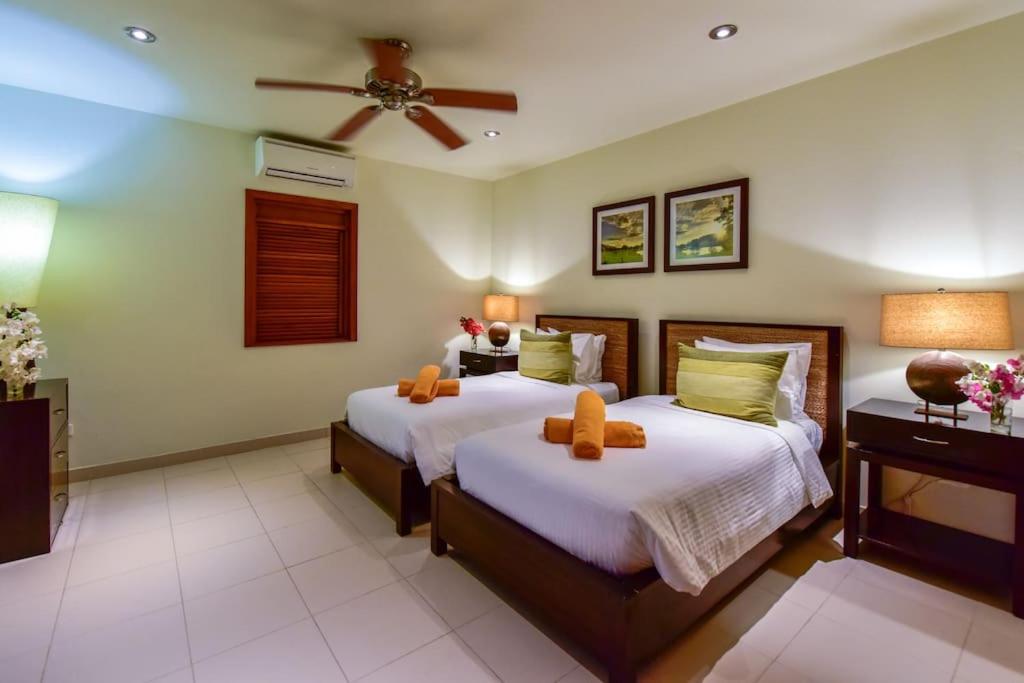 The Hideaway 3 Bedroom Townhouse with Pool photo 4