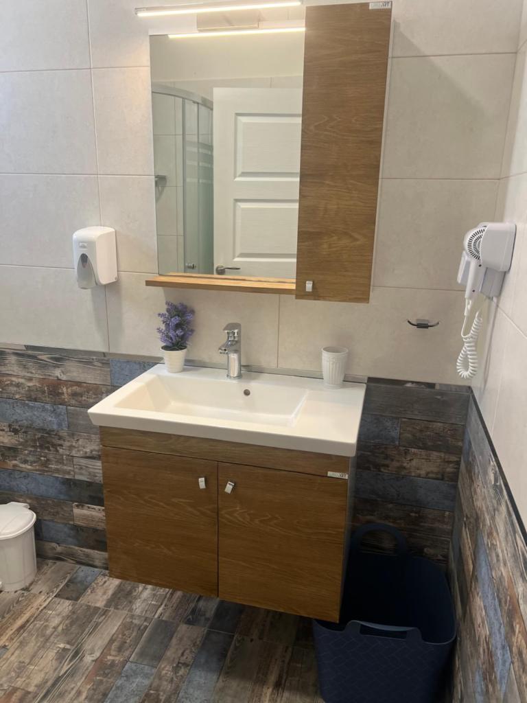 Elimia Suites & Studios photo 1