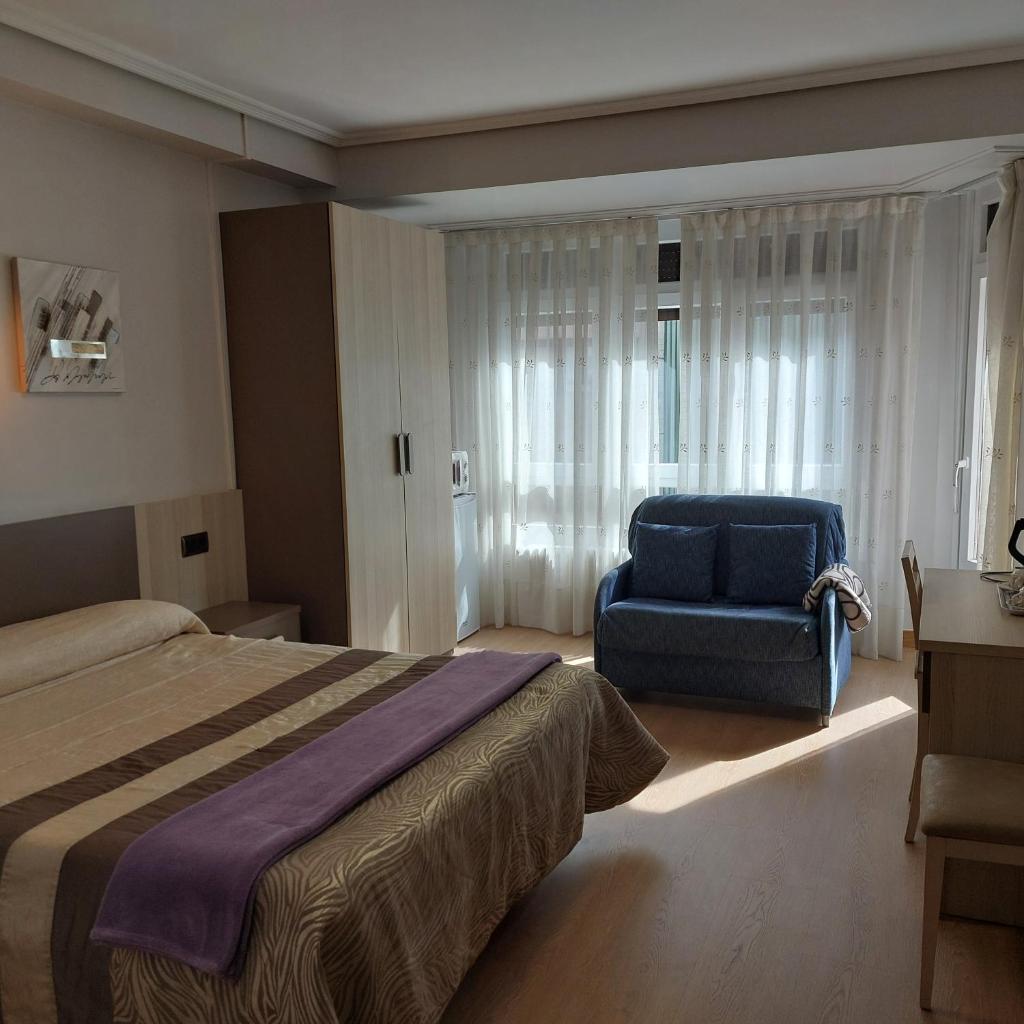 Habitaciones Javier photo 2