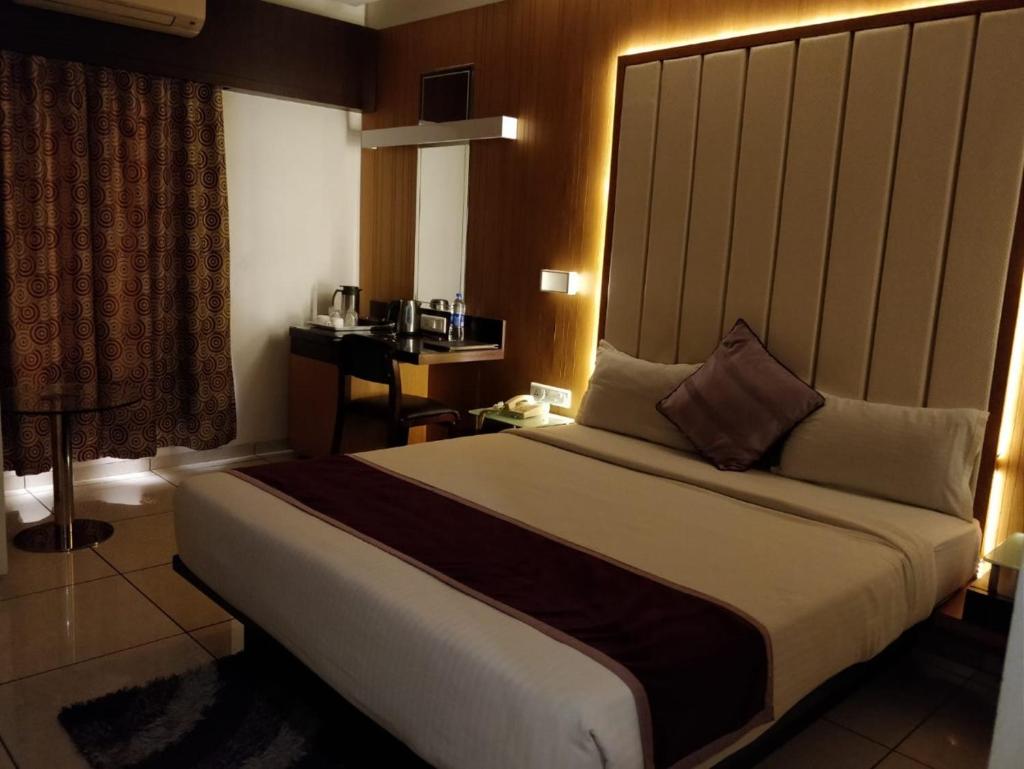 Hotel Royal Shelter Vapi photo 4