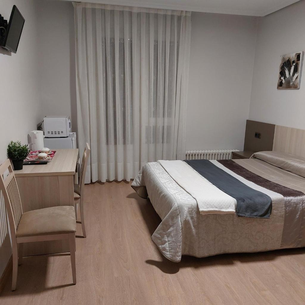 Habitaciones Javier photo 4