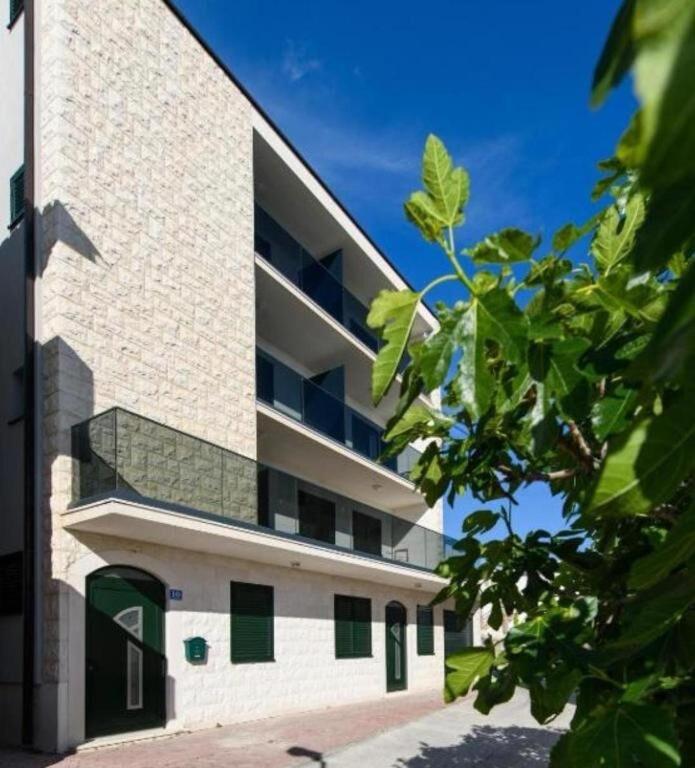 Apartments Villa Milas with pool photo 2