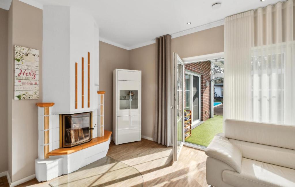 Amazing Home In Falkensee With Wi-fi photo 3