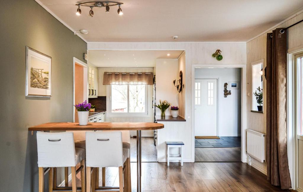 Beautiful Home In Oxelsund With House Sea View photo 3