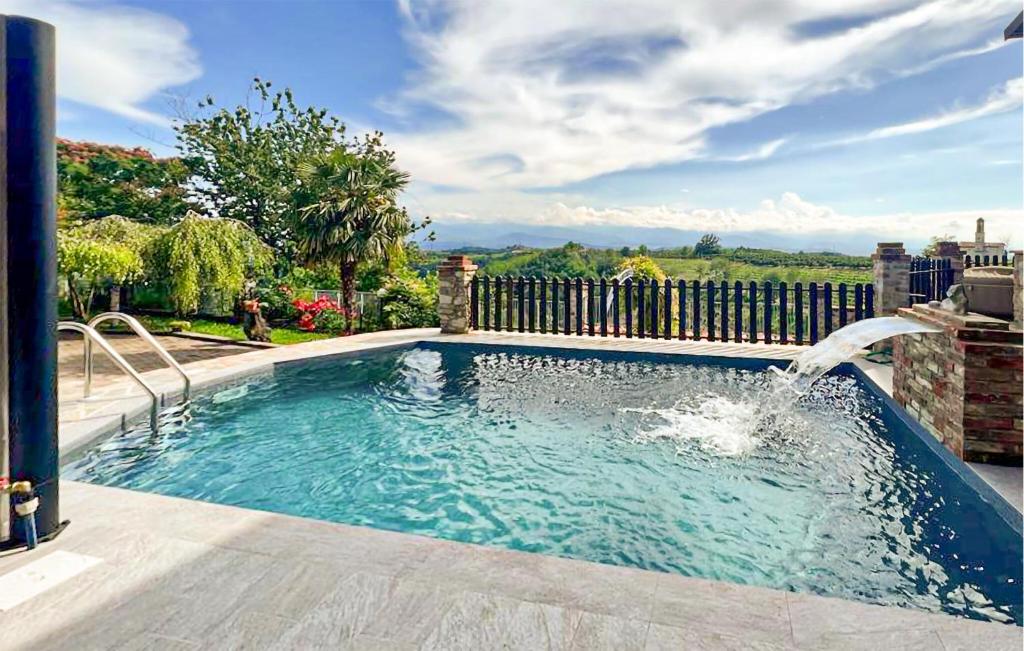 Awesome Home In Marsaglia Cn With 3 Bedrooms, Wifi And Jacuzzi