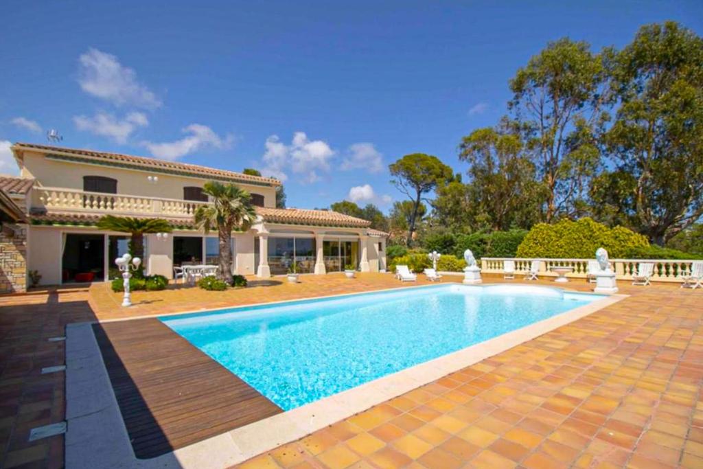 Luxurious Villa for 10 People - Seaside - Private Pool photo 1