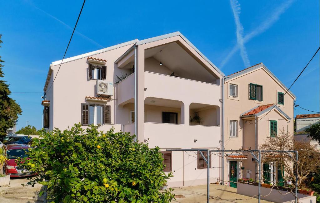 3 Bedroom Nice Apartment In Mali Losinj photo 2