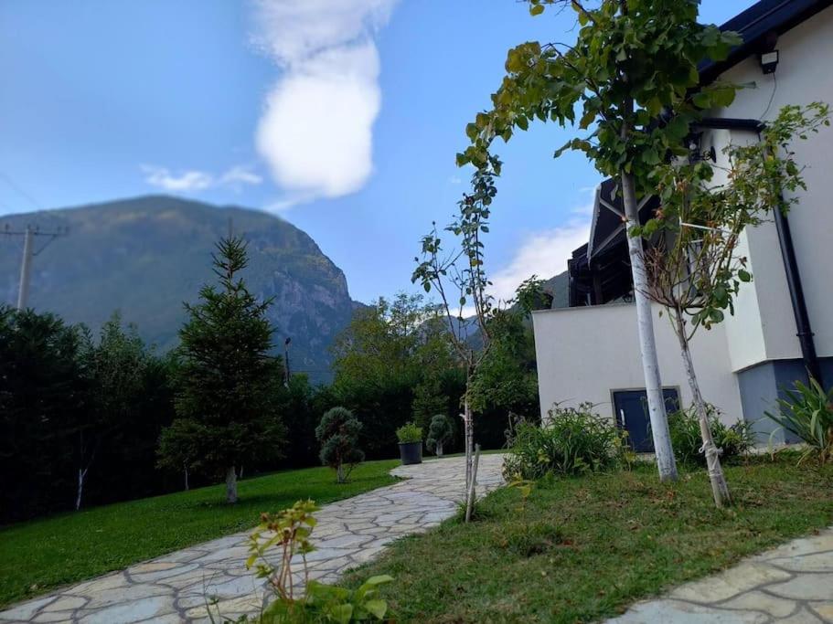 House in the hills photo 1