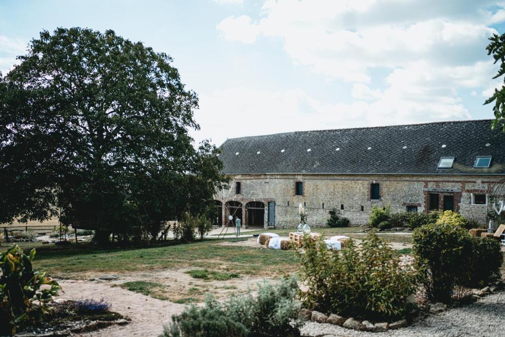 Le Duplex de l'Etoile home cinéma jacuzzi et sauna privatif photo 1