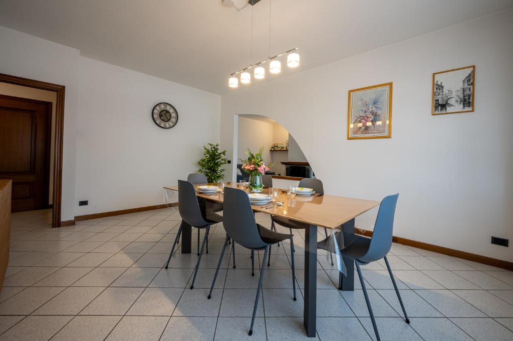 Three bedroom apartment - Lake view - Larihome A57 photo 1
