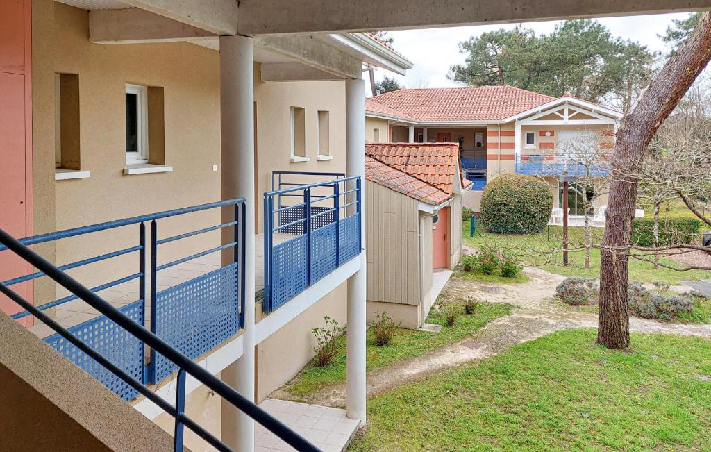Stunning Apartment In Soulac-sur-mer With Outdoor Swimming Pool photo 1