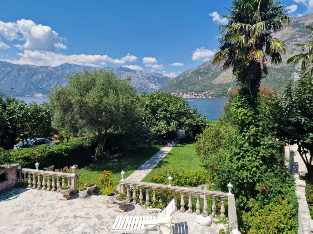 Oliva sea side guest house
