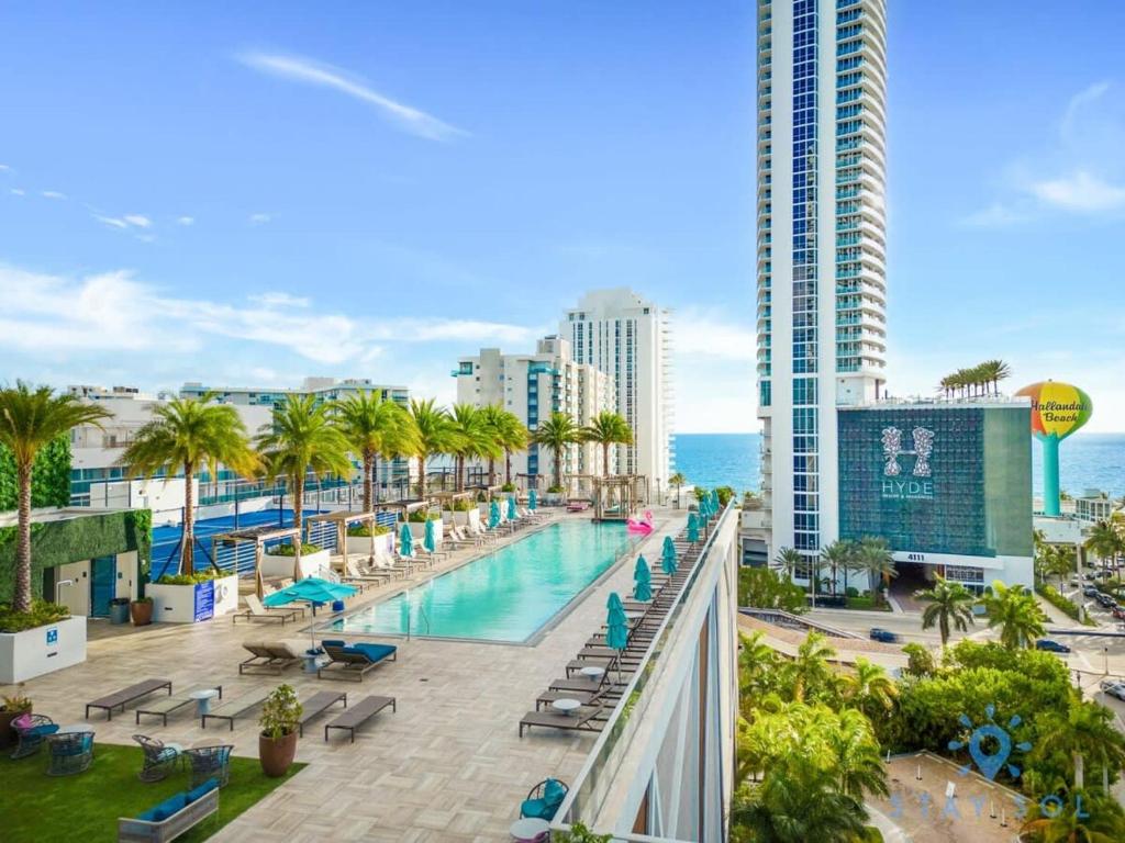 Luxury 3 Br- Front Intercostal View - Amazing Pools photo 1