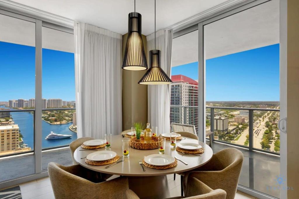 Luxury 3 Br- Front Intercostal View - Amazing Pools image