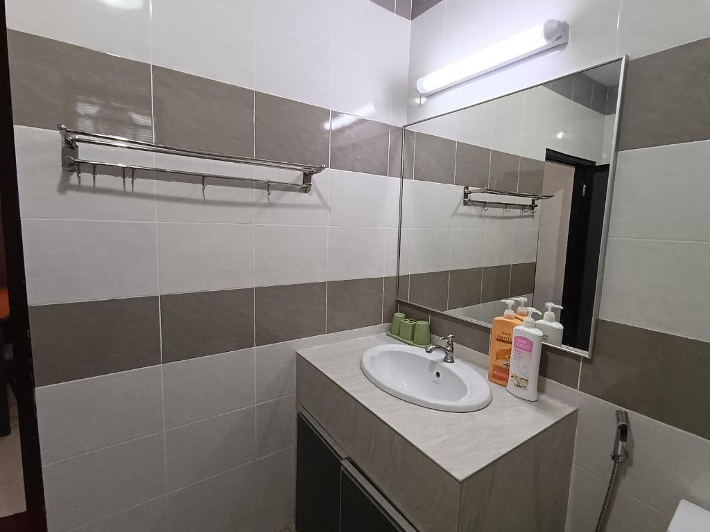 Lim Garden Homes photo 2