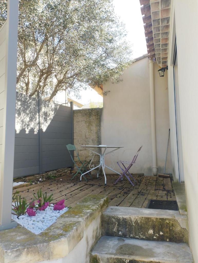 Studio en plein coeur du village photo 2