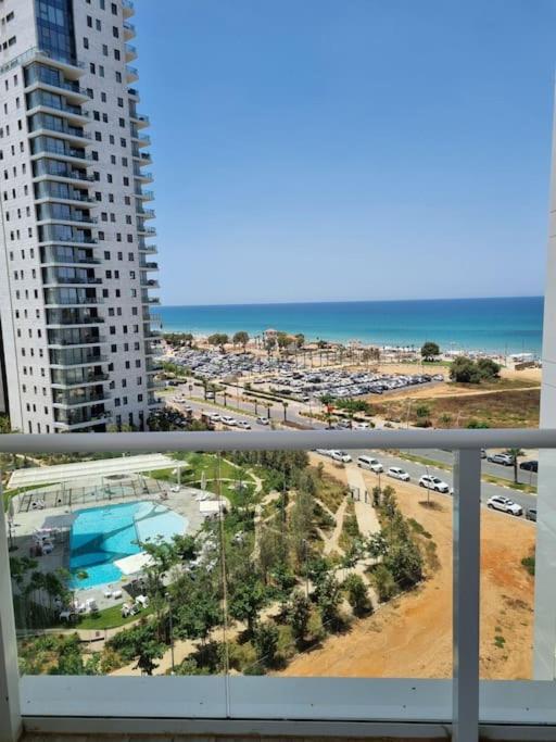 Beach front luxury apartment - managed building