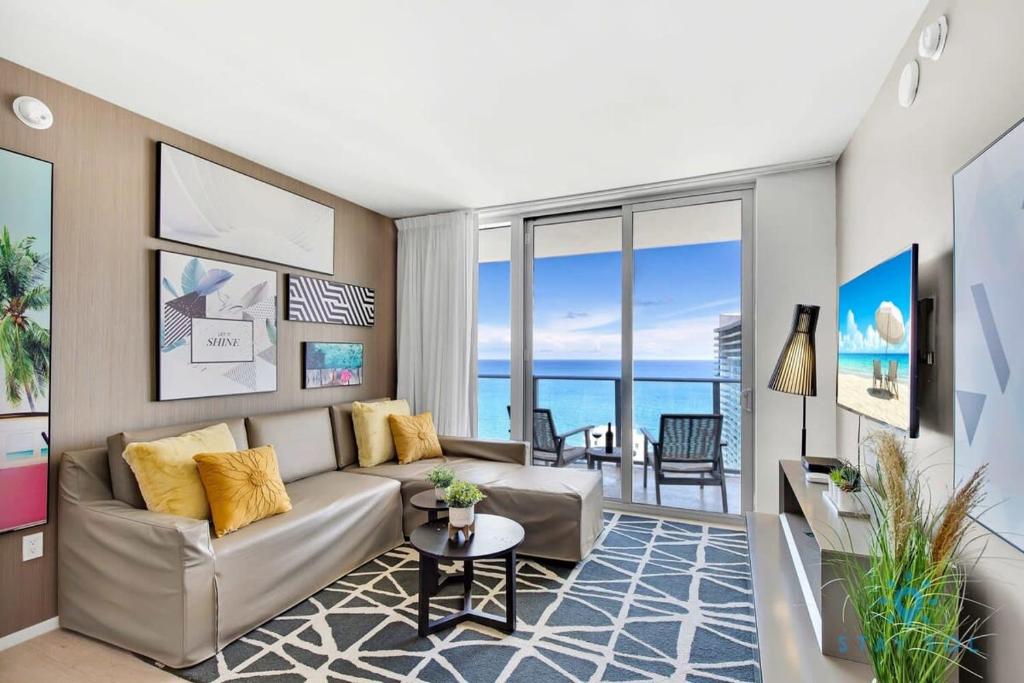 Oceanfront View - Balcony - Hot Tub - Gym photo 1