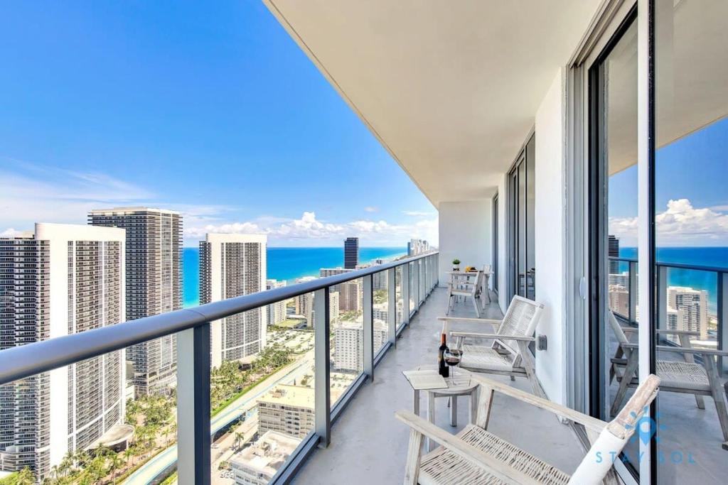 Oceanfront View - Balcony - Hot Tub - Gym photo 3