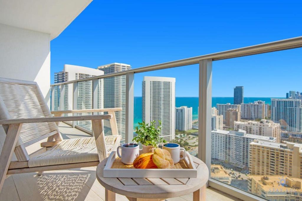 Luxury with stunning view, Balcony, Amazing Pools photo 3