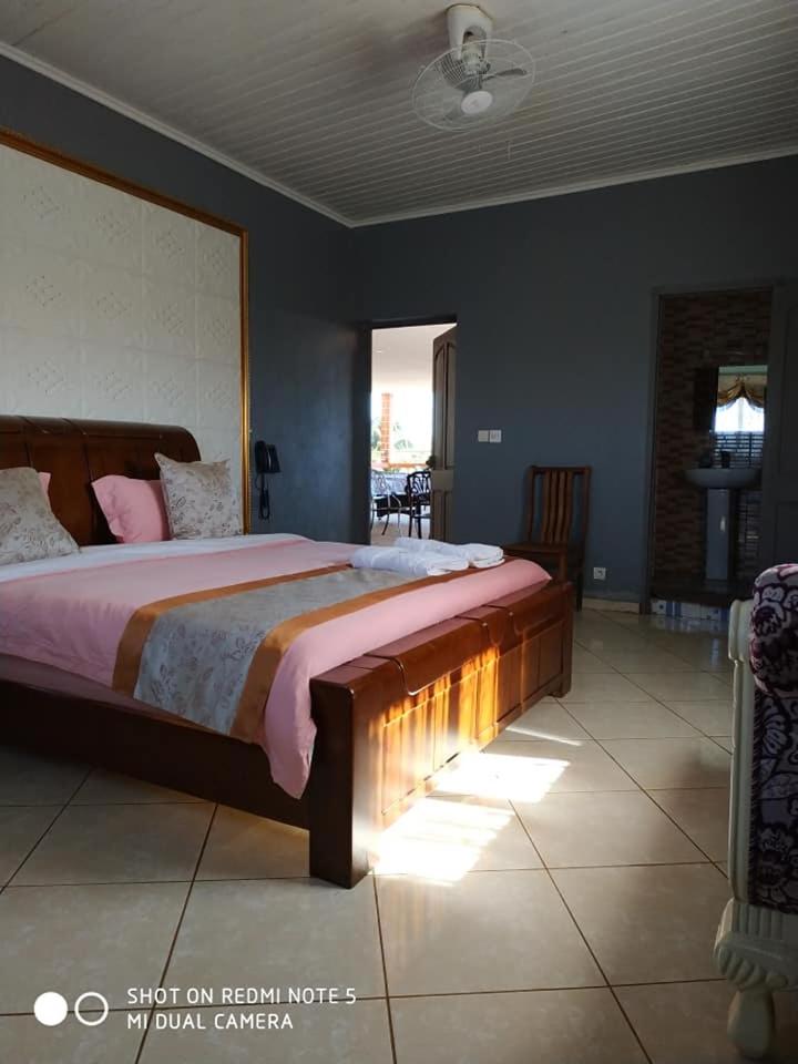 Hotel Golden House photo 1