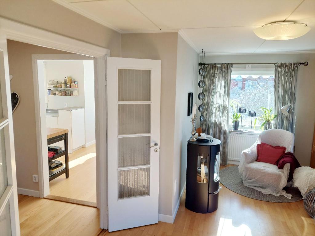 Nice holiday accommodation in picturesque Bralanda outside Vanersborg photo 3